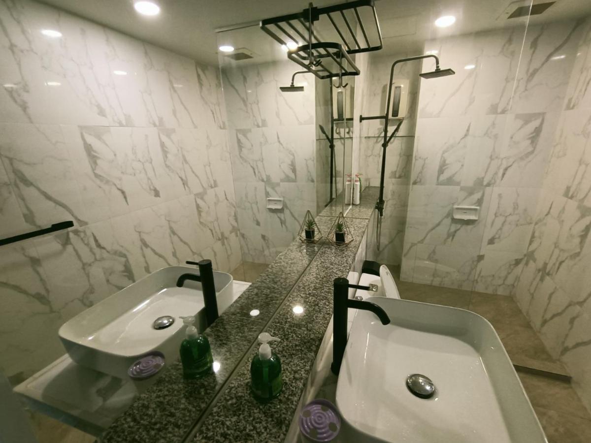 溫馨小屋 Банкок Екстериор снимка